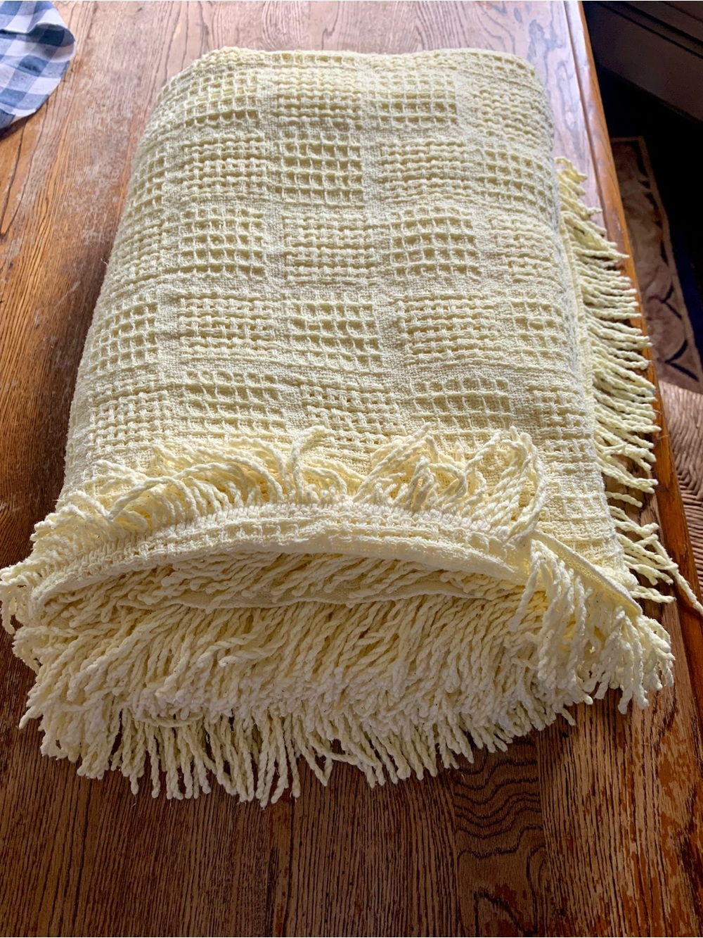 Source Unknown Pale Butter Yellow Waffle Weave Fringe Throw Blanket 108x78”**
